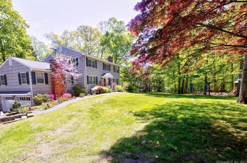 222 Eden Rd, Stamford, CT 06907-1008