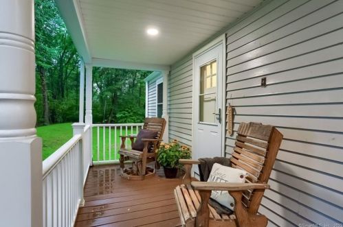 156 Scantic Rd, East Windsor, CT 06088-9734