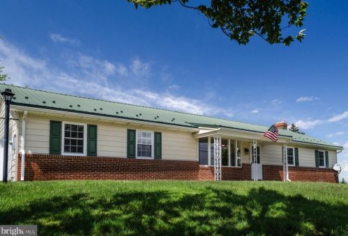345 Manor Rd, Red Lion, PA 17356-8748