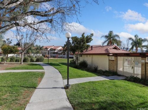 18161 Sundowner Way, Santa Clarita CA  91387-3097 exterior