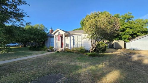401 Sunset Dr, Cleburne, TX 76033-4738