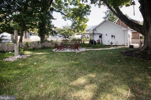 221 Kings Hwy, Camden NJ  08106-1616 exterior