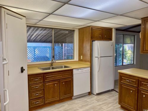 83 Malaga Ct, Ukiah CA  95482-9418 exterior