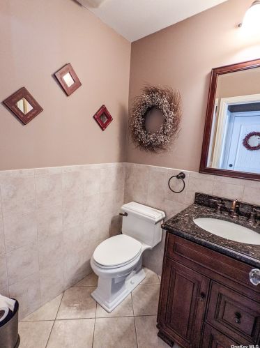 16 Lodge Ln, Miller Place NY  11764-1912 exterior