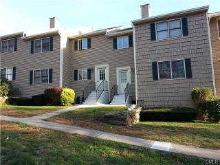 485 Glendale Ave, Bridgeport CT  06606-6067 exterior