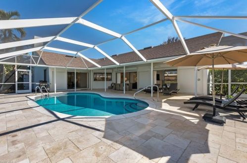 2516 Kings Lake Blvd, Naples FL  34112-5400 exterior