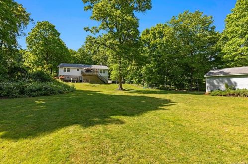 102 Hustis Rd, Nelsonville NY  10516-4109 exterior