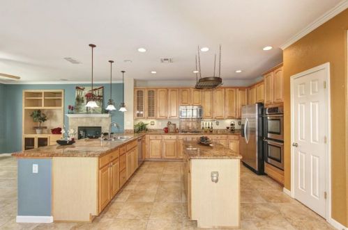 5616 Mingee Way, Elk Grove CA  95757-1647 exterior