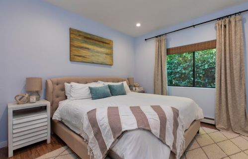 1539 Cliff Dr, Santa Barbara CA  93109-1733 exterior