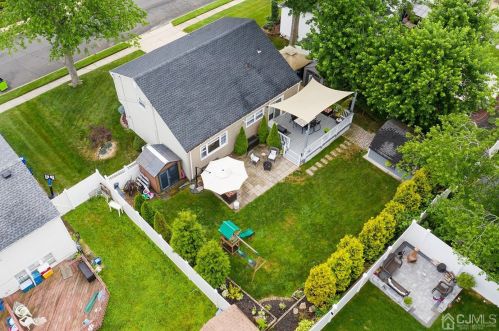 10 Calvin Ct, Old Bridge NJ  08857-2147 exterior