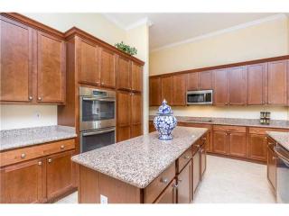 19528 80th Ct, Miami FL  33157-7493 exterior