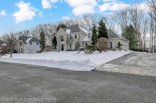 231 Yellowknife Rd, Morganville, NJ 07751-1683