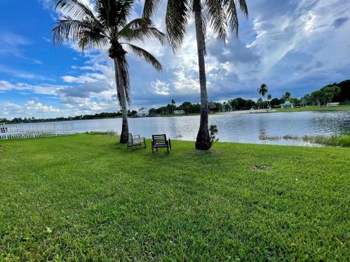 712 177th Ave, Hollywood FL  33029-3152 exterior