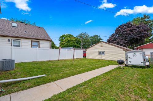 4310 Packard Ave, Cudahy WI 53110-1157 exterior
