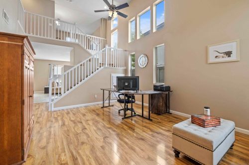 42092 Orange Blossom Dr, Temecula CA  92591-5542 exterior
