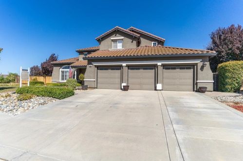 1232 Brook View Ct, Hollister, CA 95023-9178