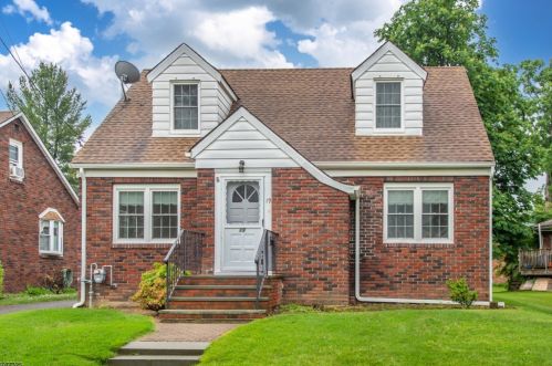 19 Wood St, West Paterson, NJ 07424-1156