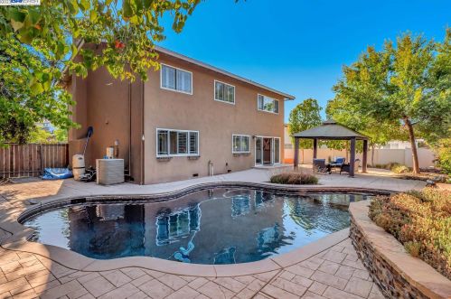 1042 Lomitas Ave, Livermore CA  94550-6436 exterior