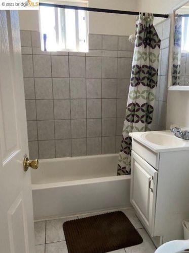 10011 Bernhardt Dr, Oakland CA  94603-2039 exterior