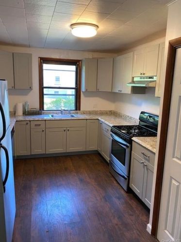35 Willow St, Mountaindale, NY 12763-5331