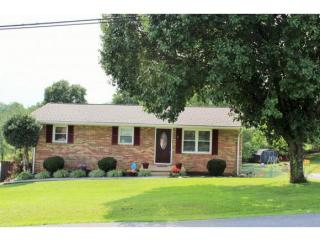 3020 Lowrance Dr, Kingsport, TN 37660-2716