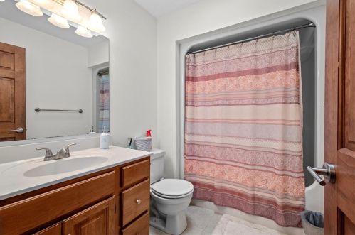 130 Maplevue Dr, Beaver Falls PA  15010-1475 exterior