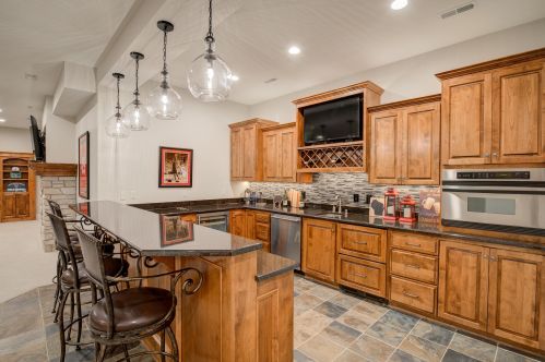 1410 Bristlecone Dr, Chenequa WI  53029-8653 exterior