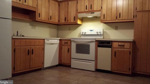 79 Fairfax Vlg, Harrisburg PA 17112-9555 exterior