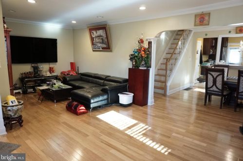 8207 Castor Ave, Philadelphia, PA 19152-2718