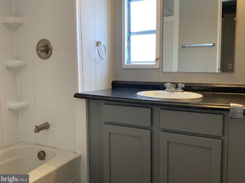 512 Meade Ave, Hanover PA  17331-3623 exterior