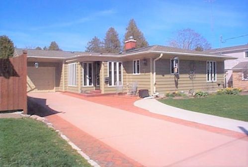 1416 26th St, Two Rivers, WI 54241-2227