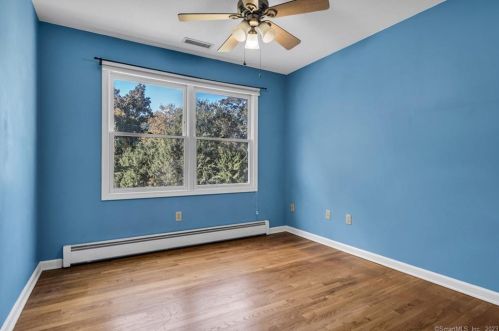 19 Fairlawn Dr, Wallingford CT 06492-2588 exterior