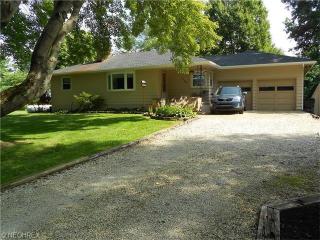 1732 Old Frg, Mogadore OH  44260-9704 exterior