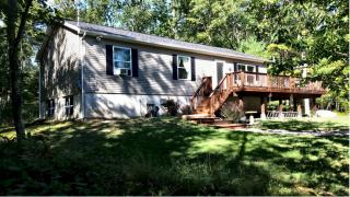 103 Bear Paw Ln, Hawley, PA 18428-4654