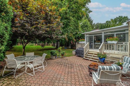 19 Herold Pl, Metuchen NJ  08840-2603 exterior