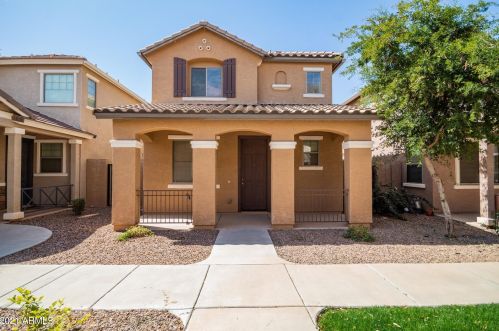 1663 Elgin St, Gilbert, AZ 85295-6048