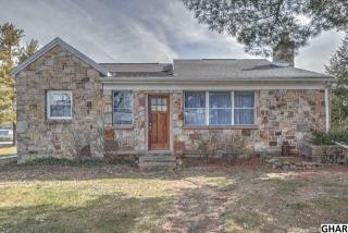 3029 Spring Rd, Carlisle PA  17013-8743 exterior
