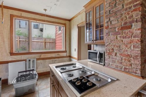 77 Vauxhall St, United States Coast Guard Ac CT  06320-5333 exterior