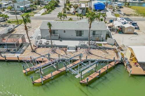 2852 York Rd, Saint James City FL  33956-2295 exterior