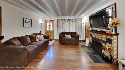 51 Birch Dr, Bricktown NJ 08723-6968 exterior