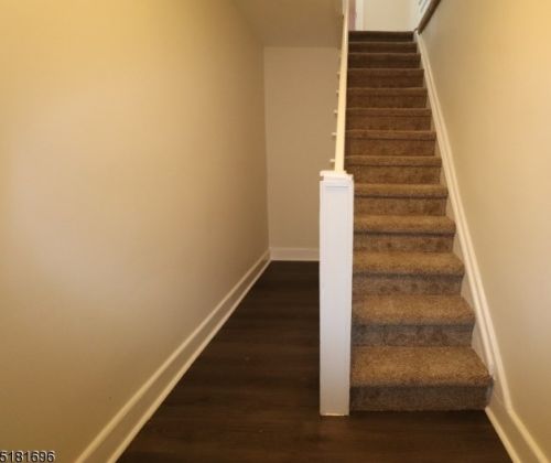 210 8 Ave, Manville NJ  08835-1233 exterior