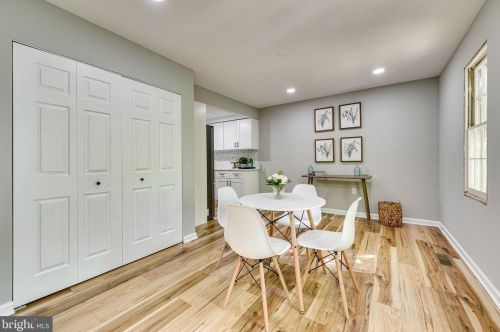 5838 Kara Pl, Springfield VA  22015-3327 exterior