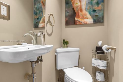 18806 24th Ct, Hollywood FL  33029-5354 exterior