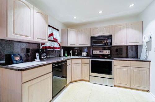 11 Garden St, Holtsville NY  11742-1408 exterior