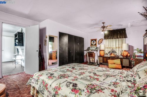 956 76, Oakland CA 94605-2808 exterior