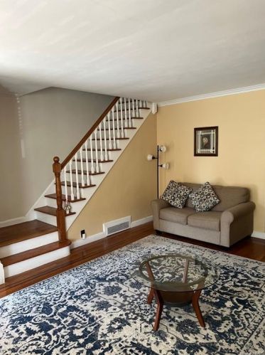 2322 Morgan Ave, Bronx, NY 10469-5720