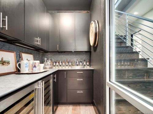 514 Cook St, Denver CO 80205-3735 exterior