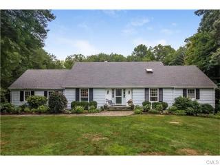 20 Cedar Hill Ln, Bridgeport, CT 06612-1315