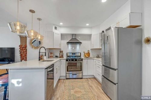 3104 Summit Ave, Union City NJ  07087-2415 exterior