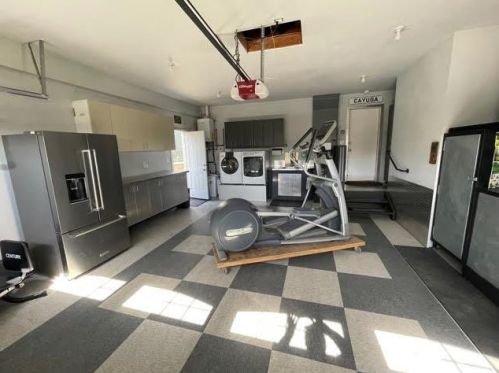 300 Alta Vista Dr, South San Francisco CA  94080-5662 exterior